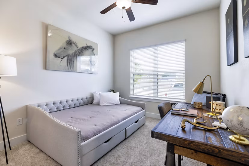 bedroom/home office at Ivy Point Klein Apartments