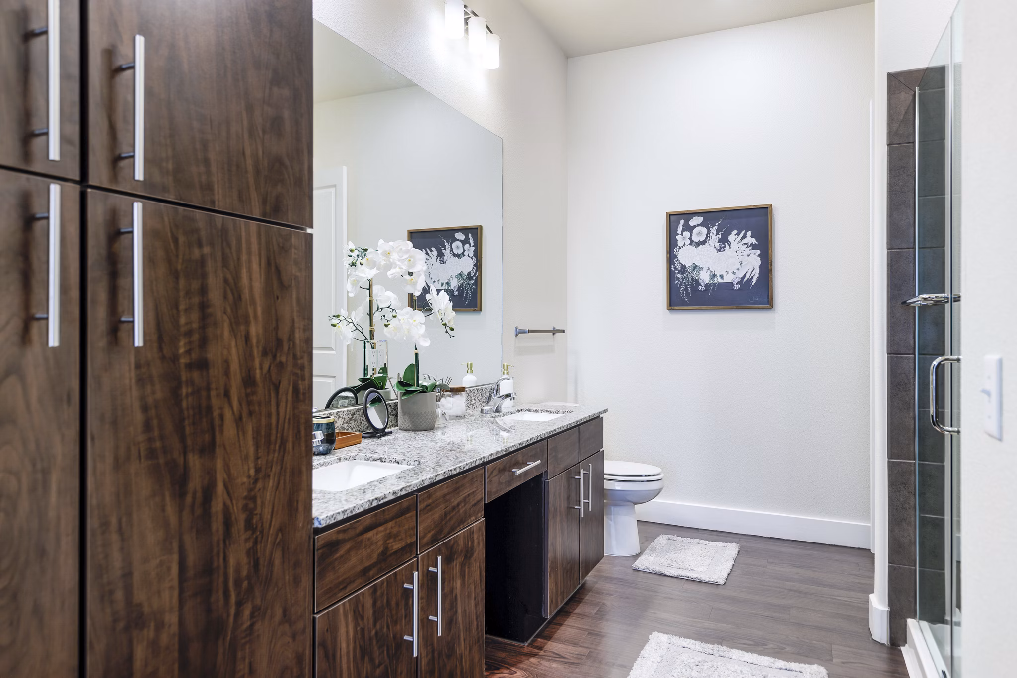 bathroom at Ivy Point Klein Apartments