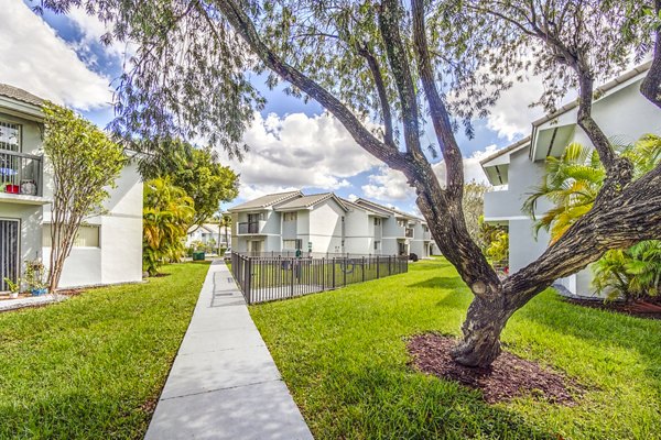 7 West Apartments: Sleek of luxury apartment building in vibrant neighborhood