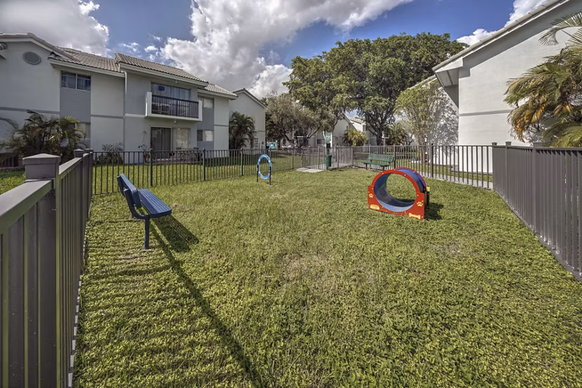 Recreational Area at 7 West Apartments