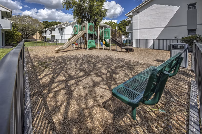 Recreational Area at 7 West Apartments