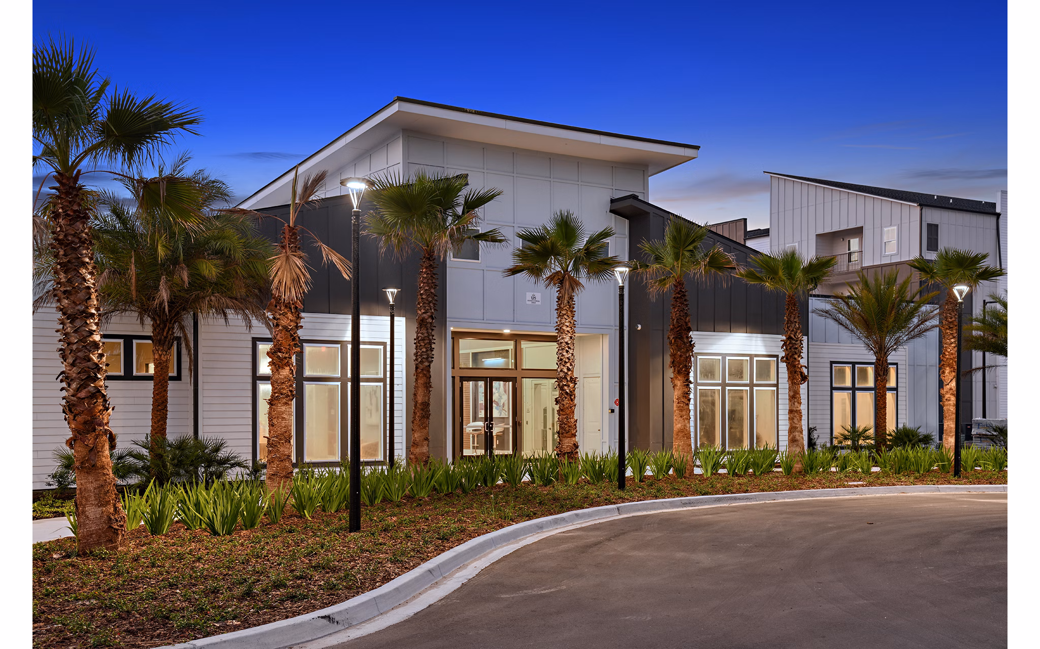Grand Cypress Apartments: Elegant luxury apartments in a serene environment