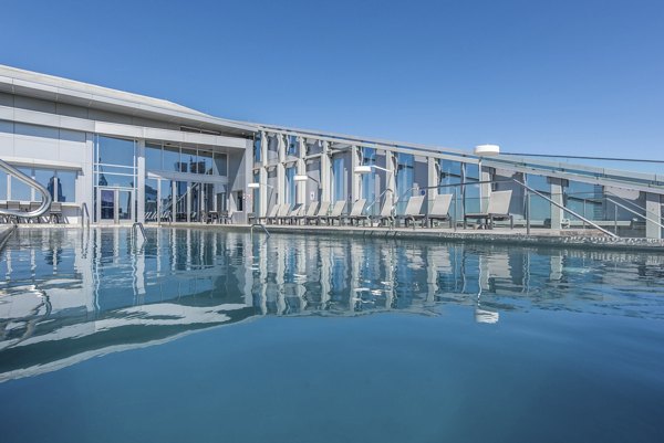 pool at Bay Court at Harbour Pointe Apartments