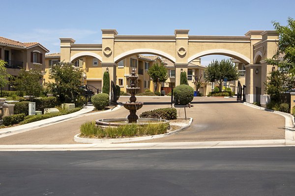 Jackson Pointe 111: Elegant of luxury apartments in a serene community