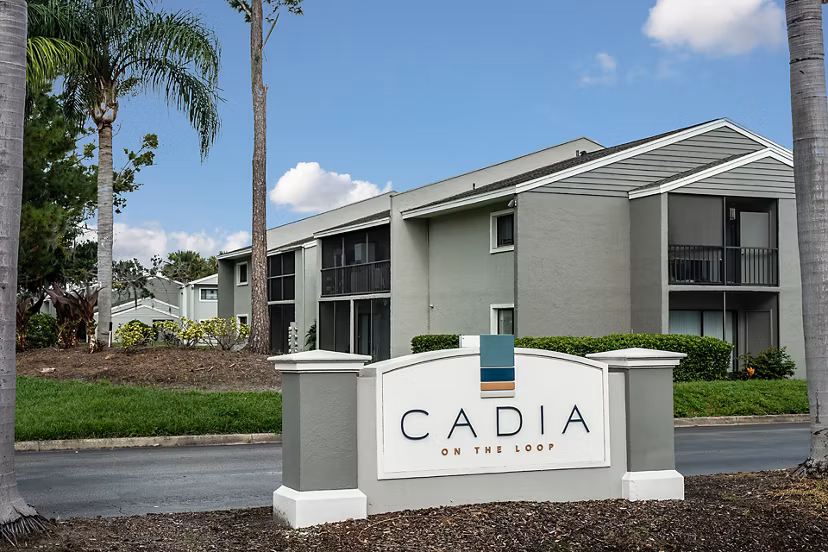 exterior at Cadia on the Loop Apartments 