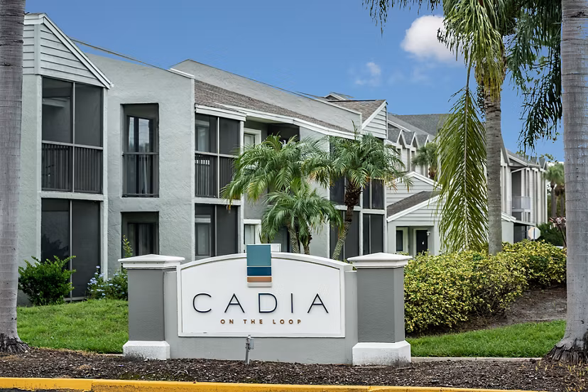 exterior at Cadia on the Loop Apartments 