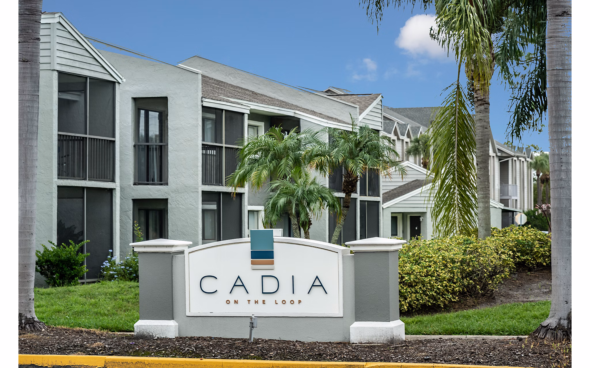 exterior at Cadia on the Loop Apartments 