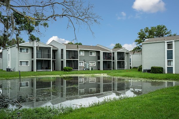 exterior at Cadia on the Loop Apartments 