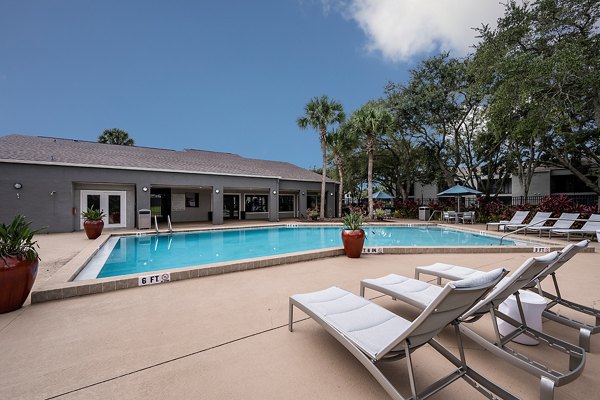 pool at Cadia on the Loop Apartments 