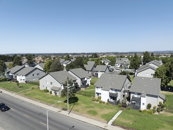 building at Windscape Village Apartments