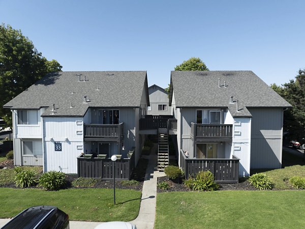 building at Windscape Village Apartments