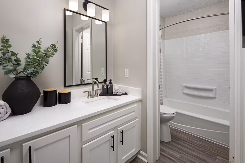 bathroom at Williamsburg Apartments 