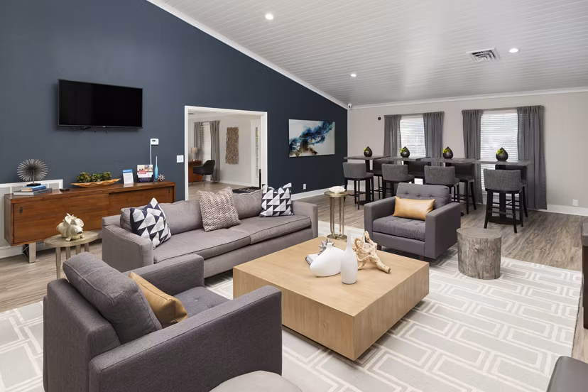 clubhouse at Williamsburg Apartments 