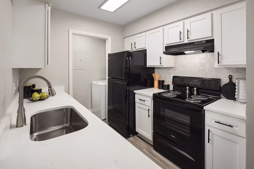 kitchen at Williamsburg Apartments 