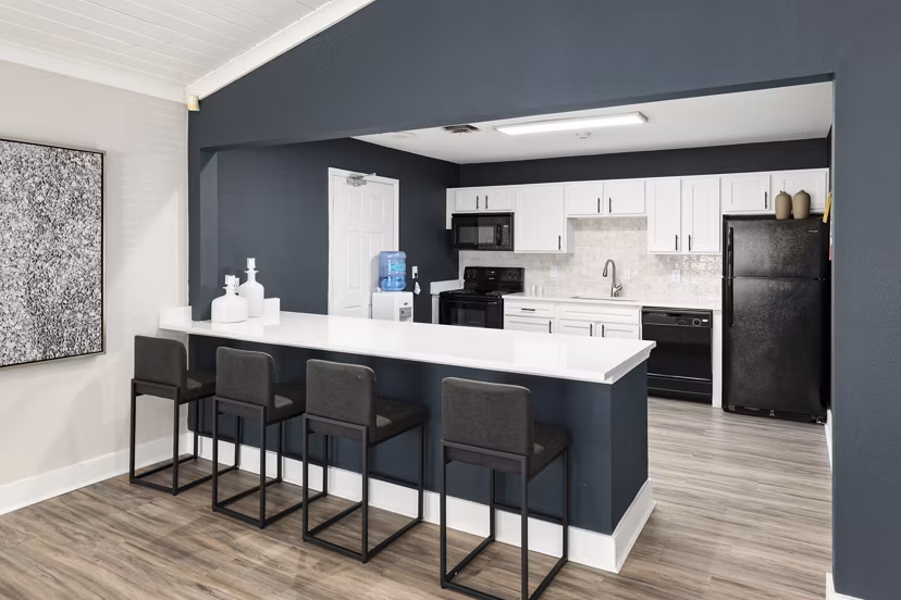 kitchen at Williamsburg Apartments 