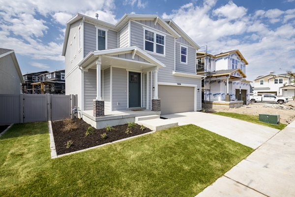 Viviano at Riverton: Elegant of luxury apartments surrounded by lush landscaping