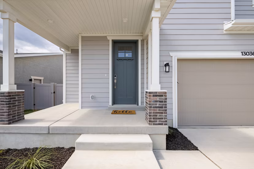 Viviano at Riverton: Elegant of luxury apartments in Riverton, showcasing modern architecture and lush landscaping