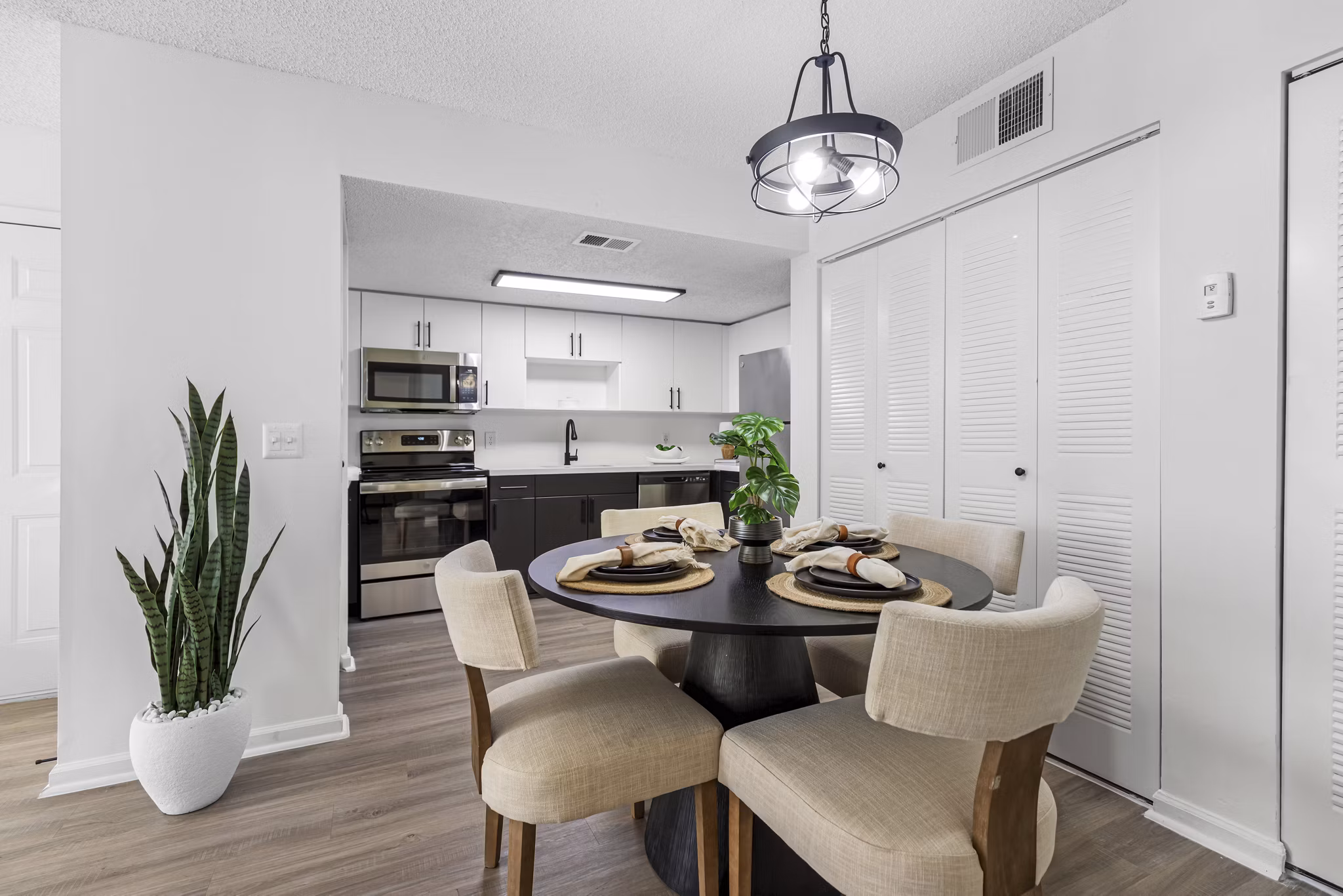 dining room at Avana Palm Beach Gardens Apartments