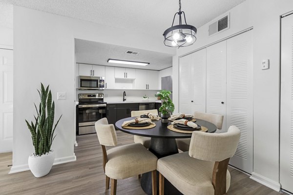 dining room at Avana Palm Beach Gardens Apartments