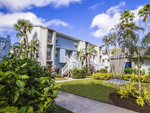 The Laurels Apartments: Luxury view with modern design in a tranquil residential neighborhood