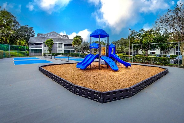 courtyard at Avana Coral Springs Apartments