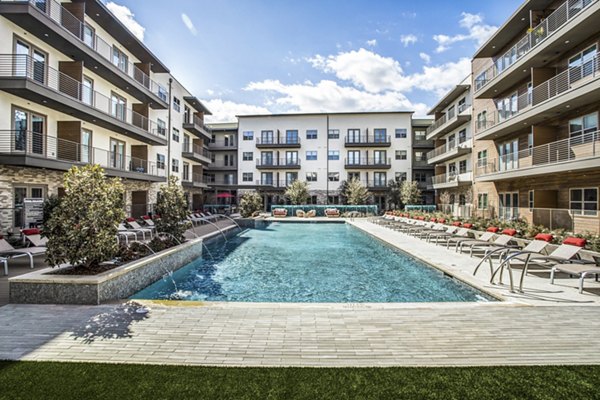 pool at Bluffs at Midway Hollow Apartments