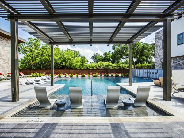 pool at Bluffs at Midway Hollow Apartments