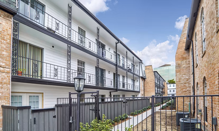 The Lumiere Apartments: Elegant of luxury apartments in downtown setting