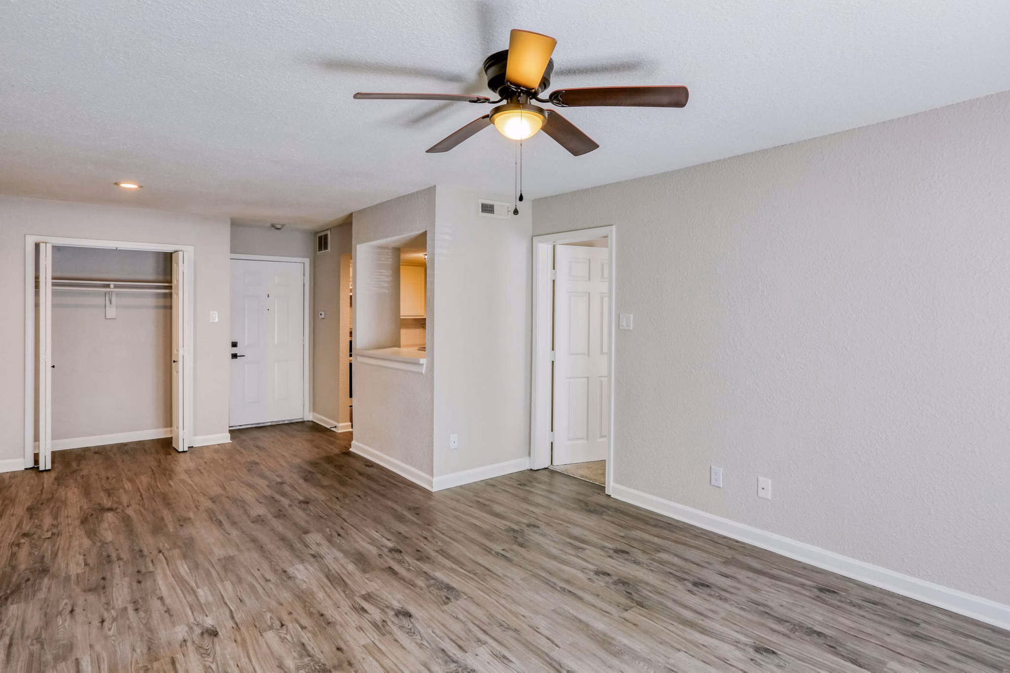 Lumiere Apartments: Upscale high-rise apartments in Metairie, LA offering luxury living and modern design features