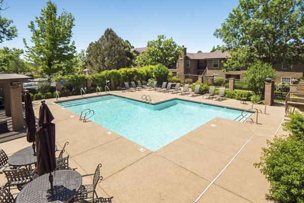 pool at Hunters Ridge Apartments