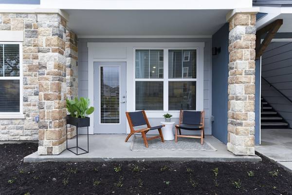 patio at Estraya Boerne Apartments