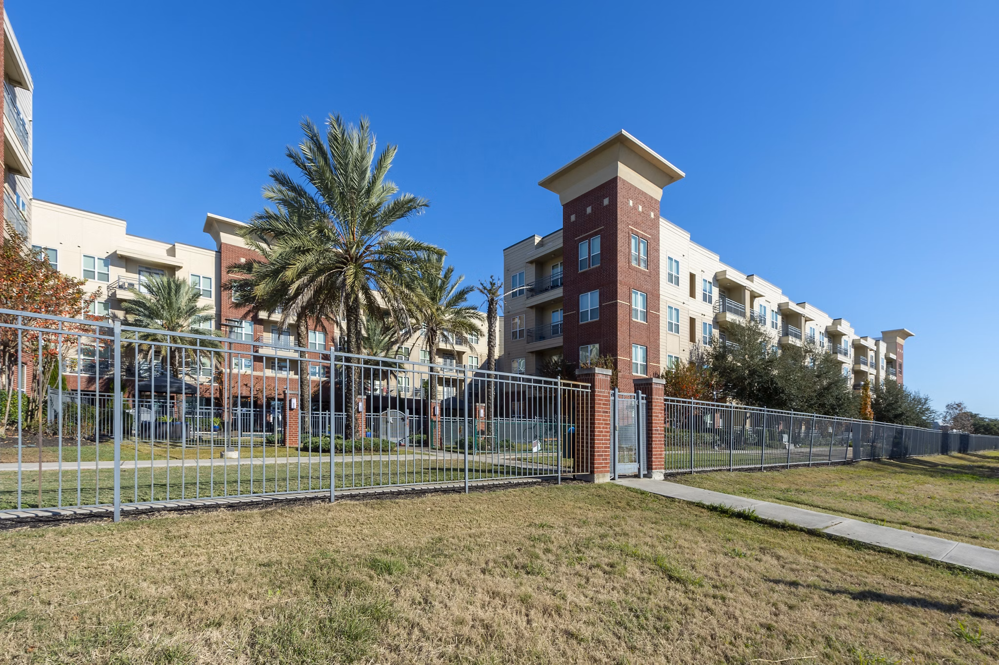 Regard at Med Center: Modern luxury apartment in Houston