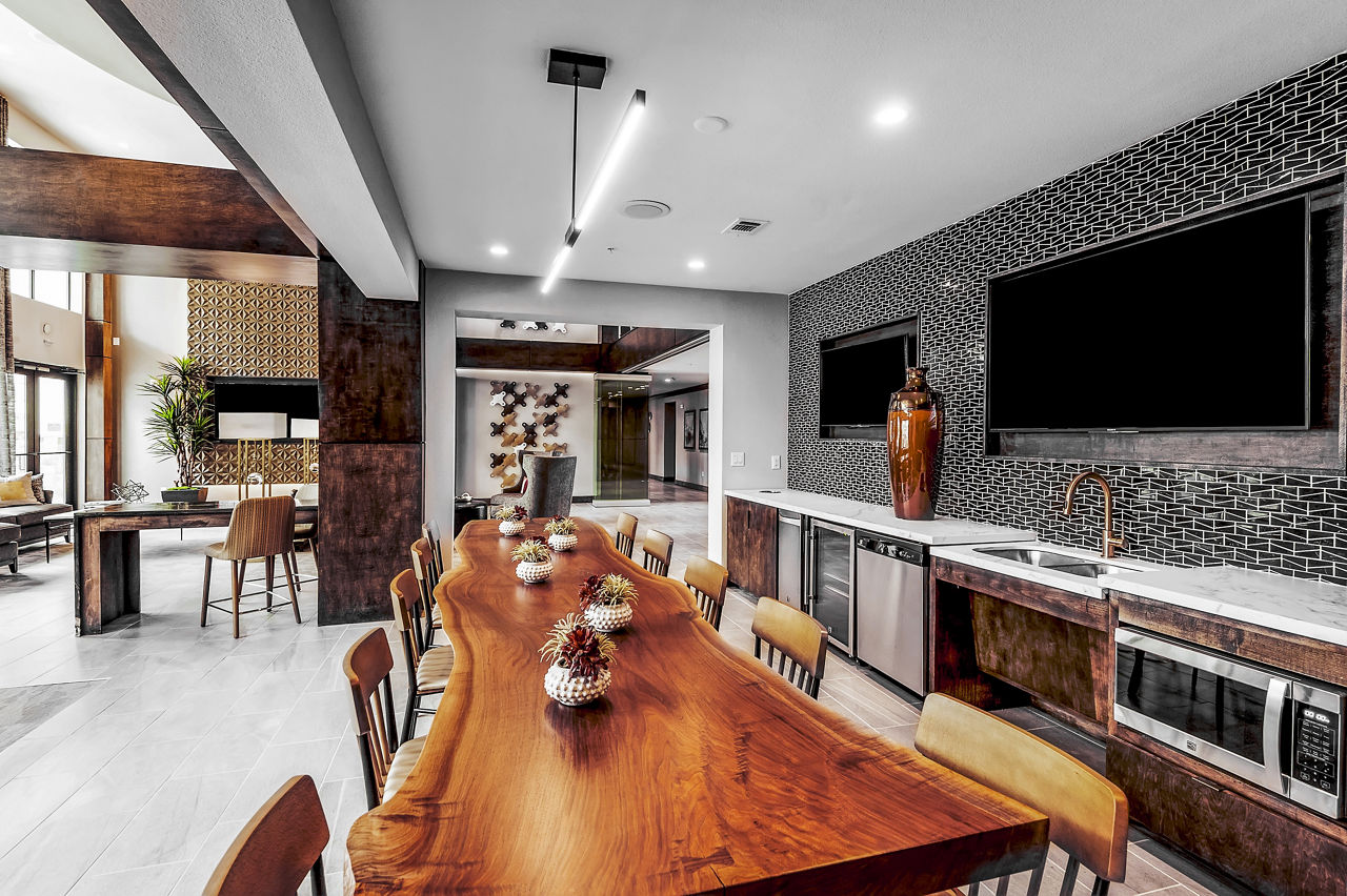 Work space at Tribute At The Rim (1 of 4)