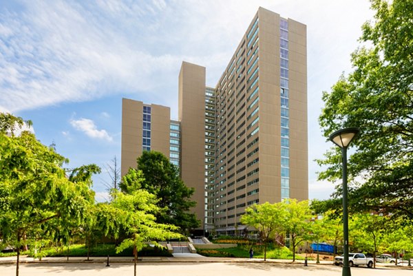 exterior at The Accolade on Chestnut Apartments