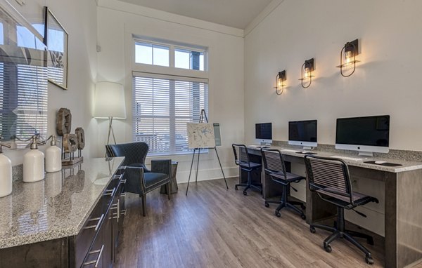 Retreat at Arden Farms Apartments