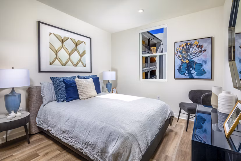 Cozy bedroom with modern decor at Azul Chula Vista Apartments: Luxury living in the heart of Chula Vista
