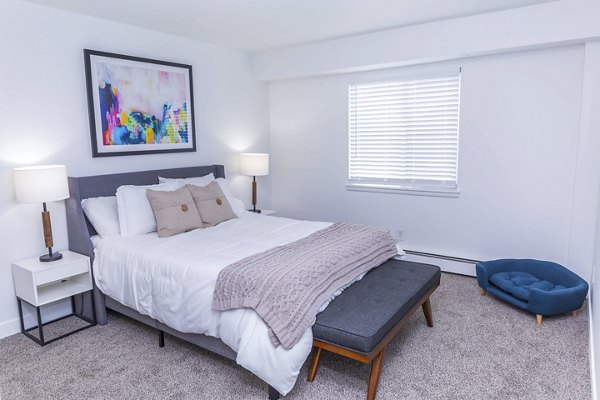 bedroom at Sycamore Woods Apartments