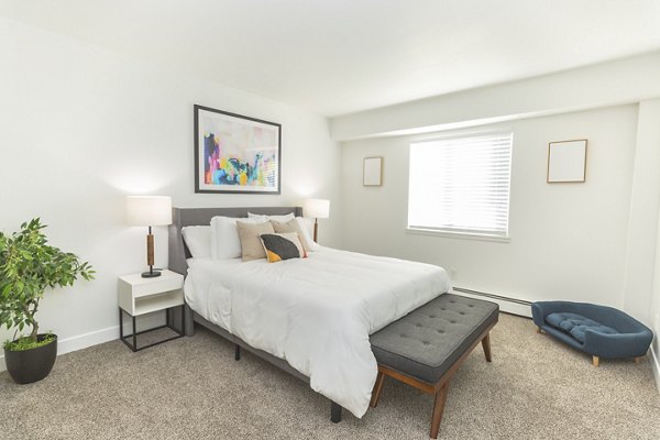 bedroom at Sycamore Woods Apartments