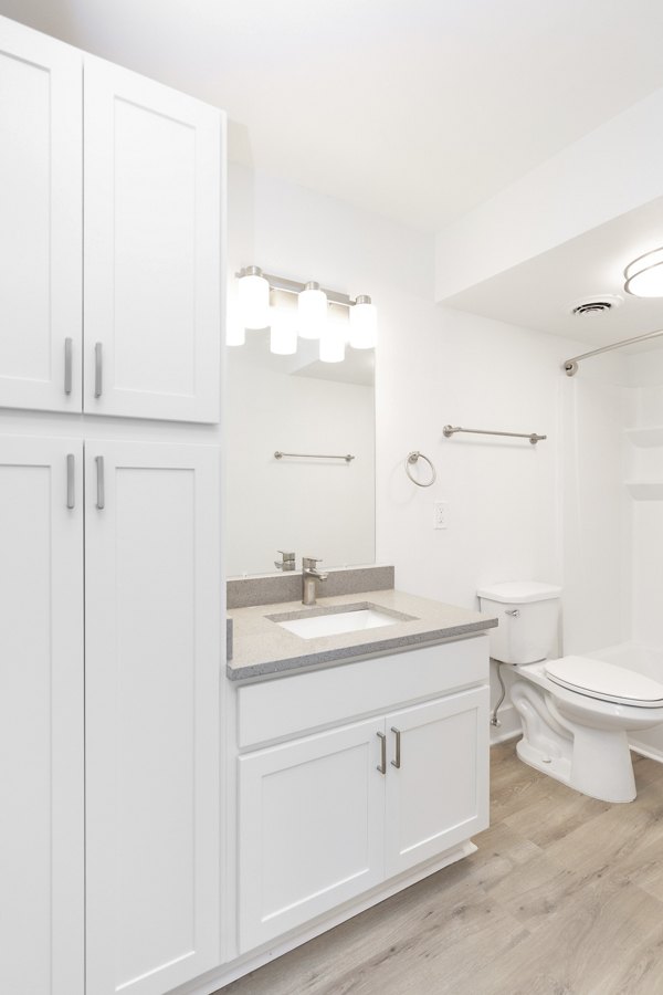 bathroom at Sycamore Woods Apartments