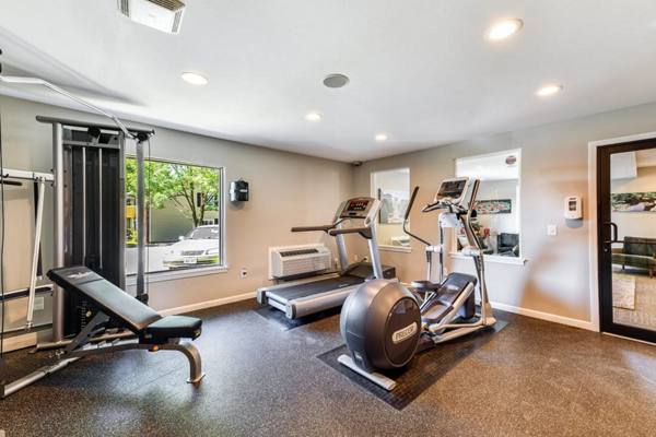 fitness center at Sycamore Woods Apartments