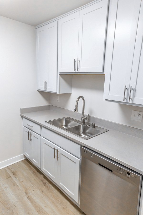 kitchen at Sycamore Woods Apartments