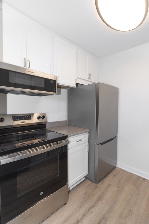 kitchen at Sycamore Woods Apartments