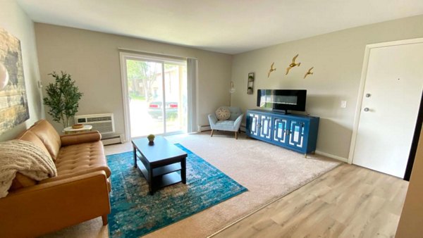 living room at Sycamore Woods Apartments