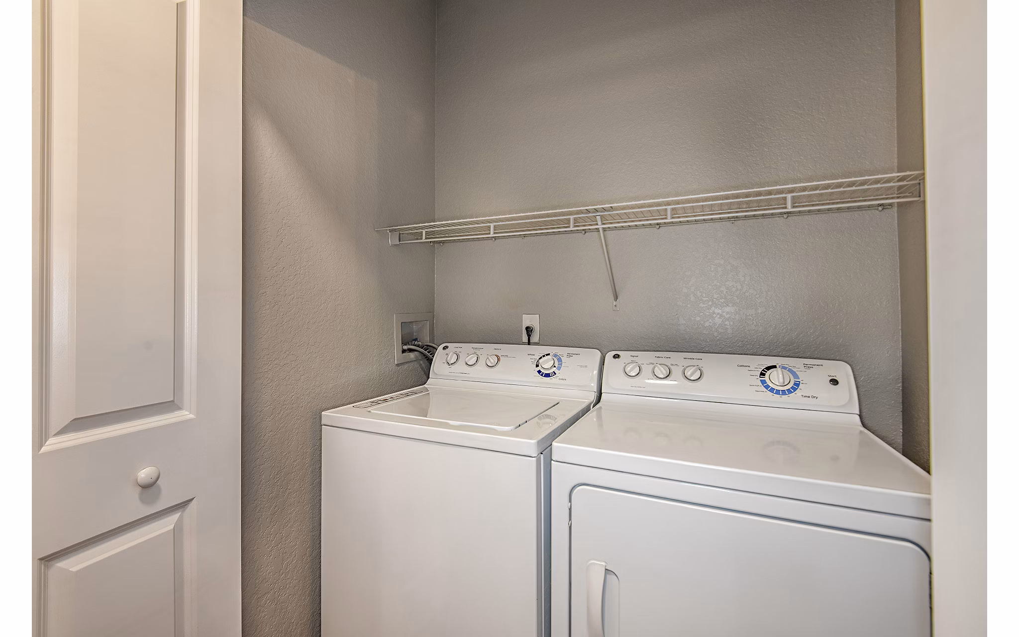 laundry facility at Parkside at Avalon Park - Phase I Apartments 