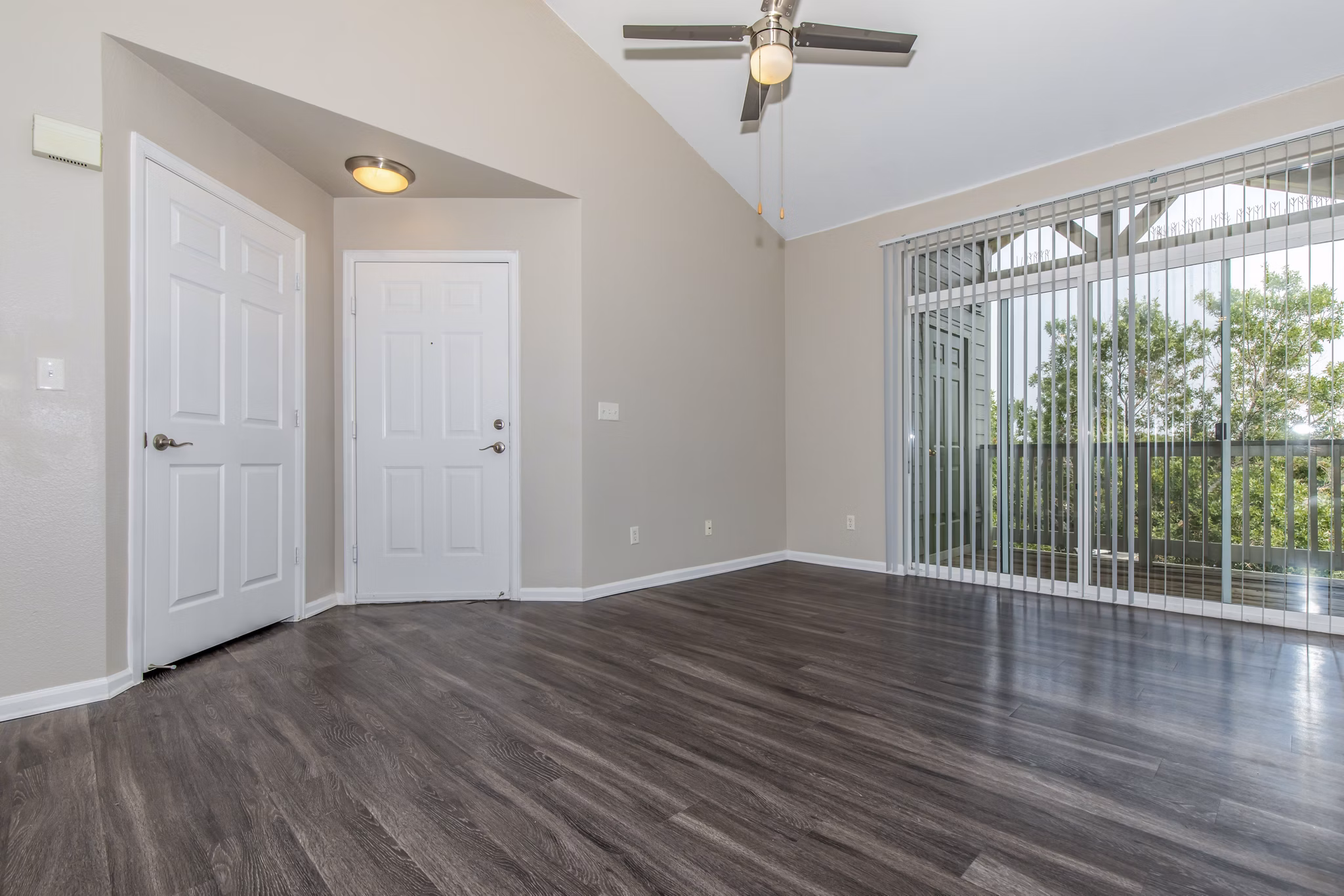 Cozy living room with modern decor at Links at Legacy Ridge Apartments