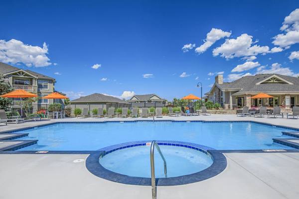 pool at Links at Legacy Ridge Apartments