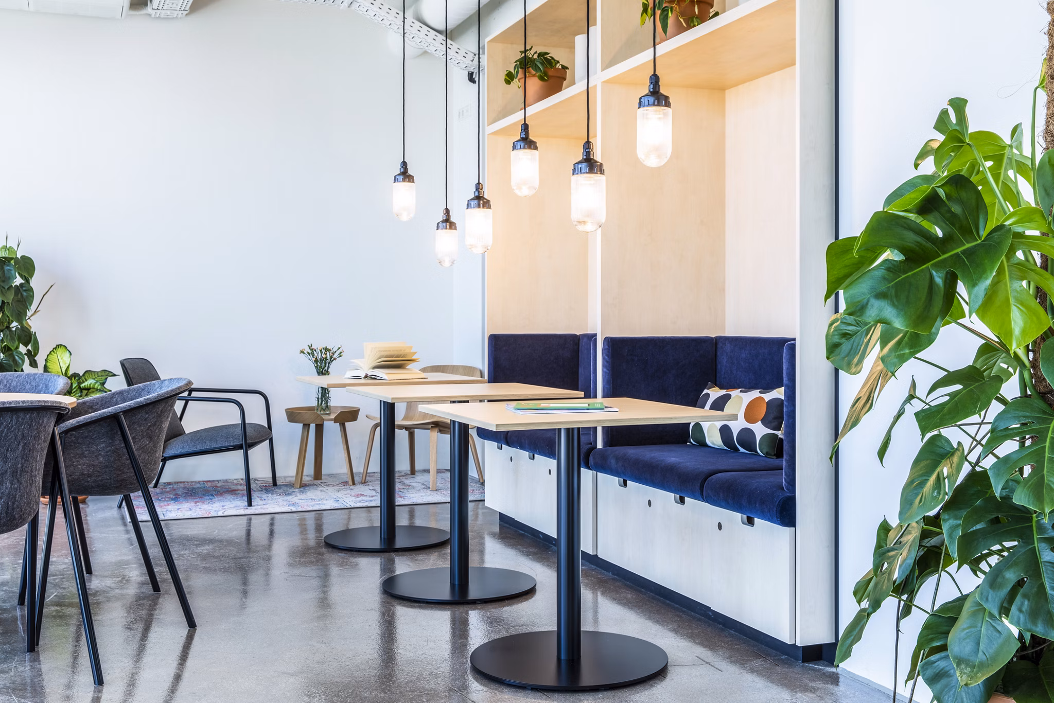 clubhouse/study area at District Living Apartments