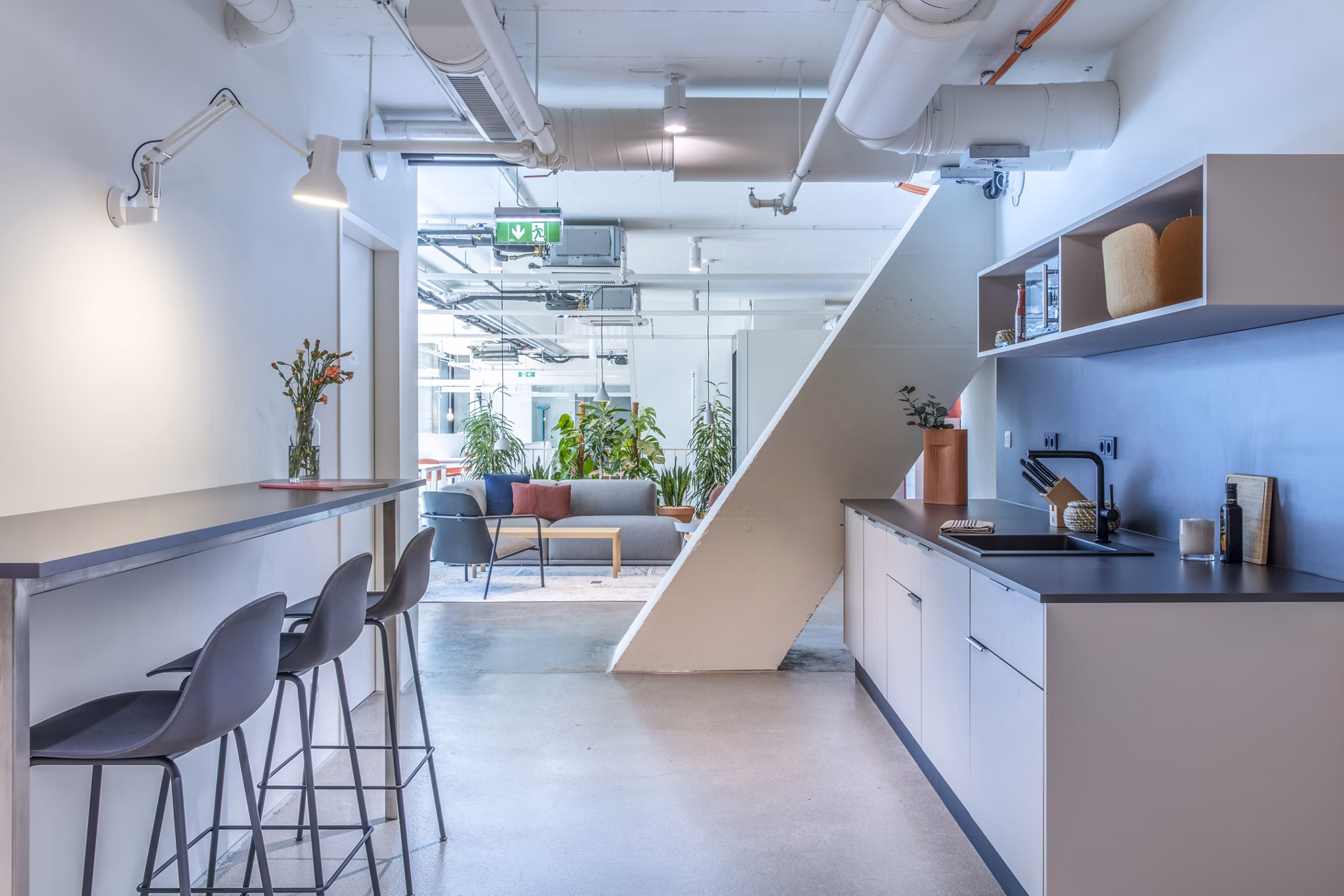 clubhouse/study area at District Living Apartments
