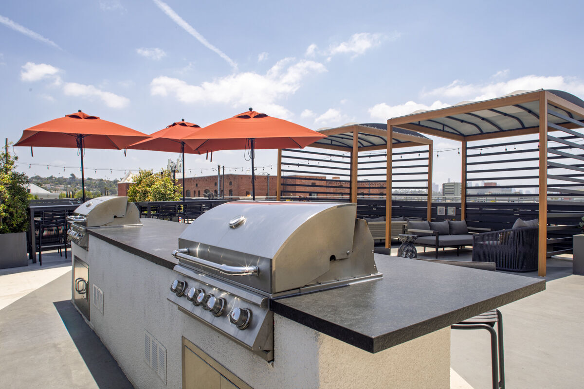 Grill area at Broadstone Los Feliz (3 of 3)