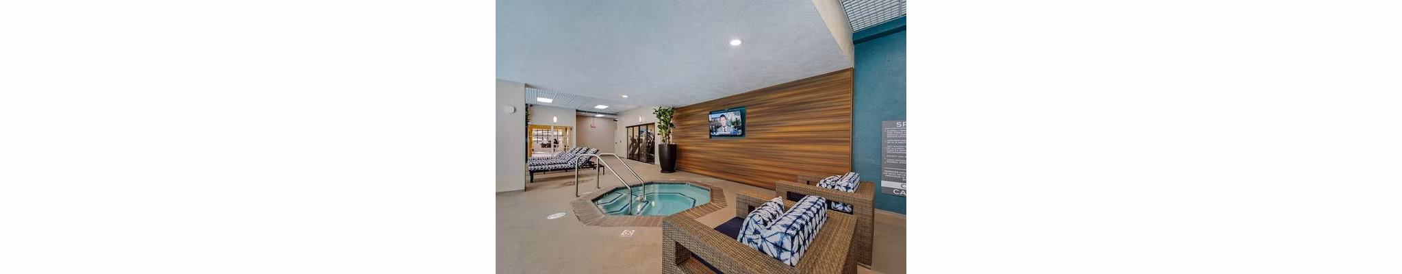 Pool at Broadstone Los Feliz Apartments